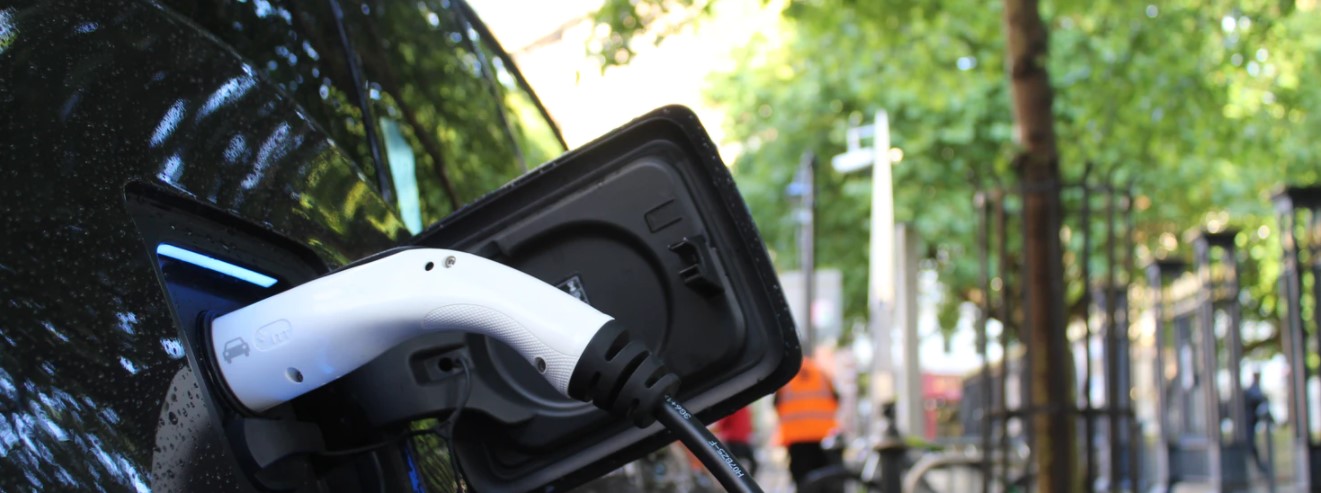 Nowoczesna stacja ładowania aut elektrycznych