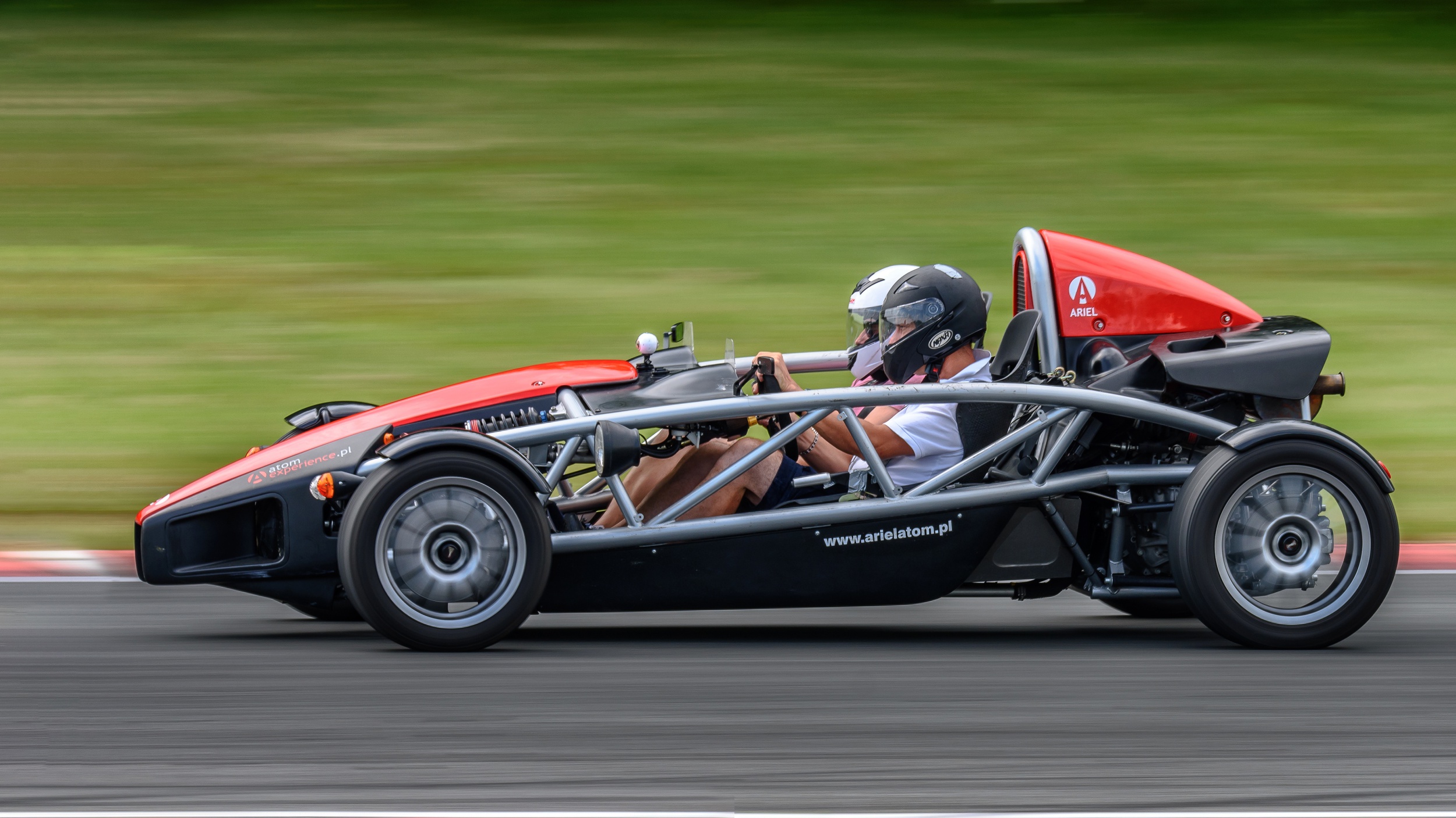 jazda Ariel Atom